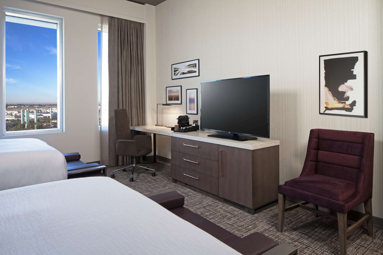 Bedroom 4, H Hotel Los Angeles, Curio Collection by Hilton, Los Angeles