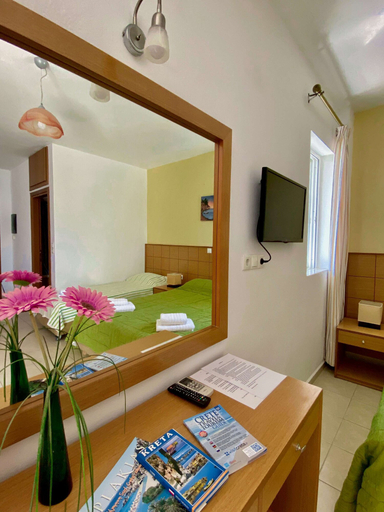 Bedroom 2, Manolis Apartments, Crete