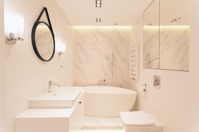 Bathroom 5, Luxury Mint Apartments Main Square, Kraków City