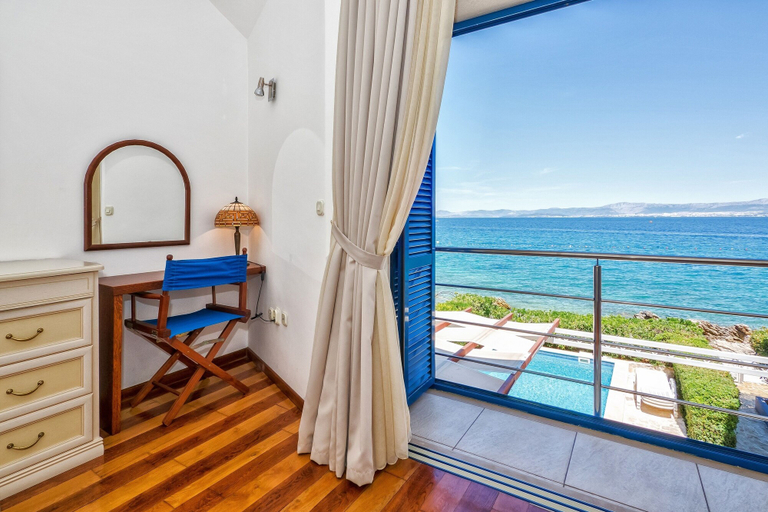 Others 5, Villa Violet, Supetar