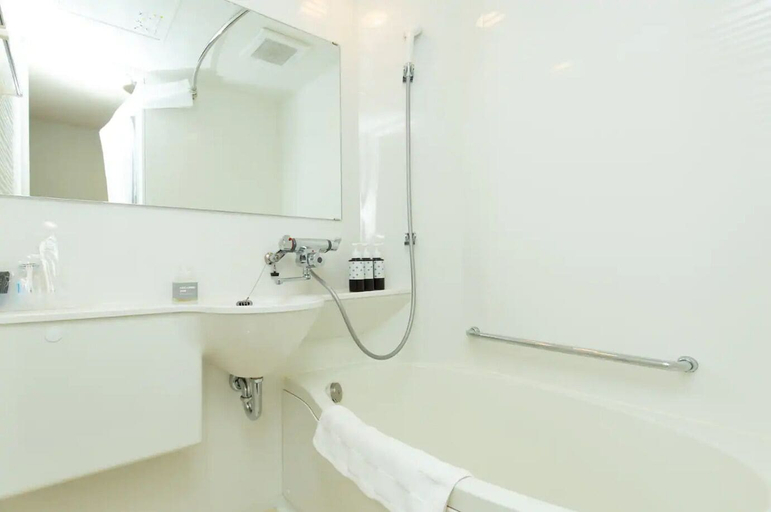 Bathroom 4, Karasuma Rokujo Hotel, Kyoto