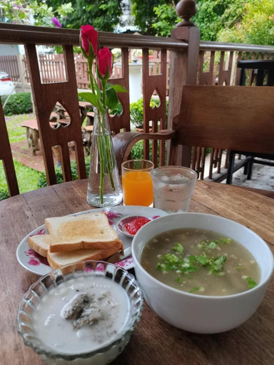 Food & Drinks 5, 2N Guesthouse, Muang Phetchaburi