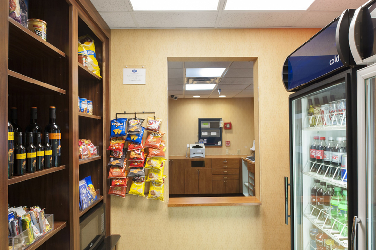 Food & Drinks 5, Hampton Inn & Suites Cleveland Southeast/Streetsboro, Portage