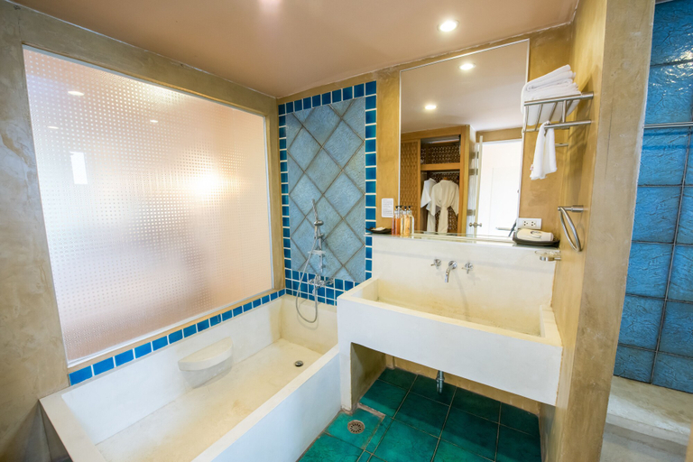 Bathroom 4, Koh Tao Montra Resort, Ko Phangan