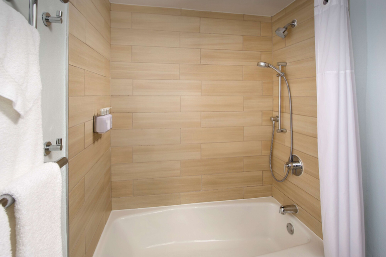 Bathroom 4, Best Western Beachside Inn, Cameron