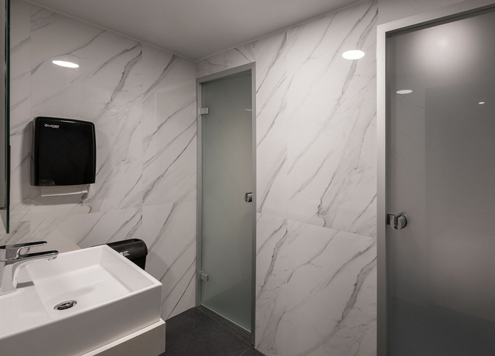 Bathroom 4, Morum City Hotel Chania, Crete