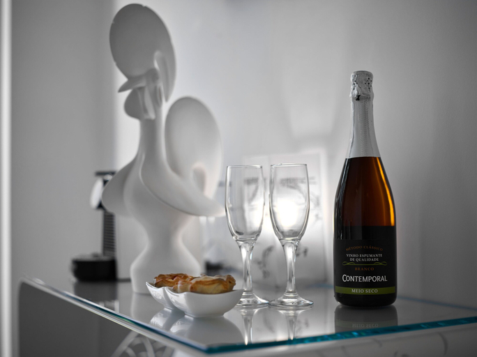 Food & Drinks 5, Solar Antigo Porto Aeroporto, Maia