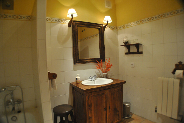 Bathroom 4, La Trocha de Hoyorredondo, Ávila