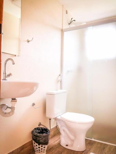 Bathroom 5, Pousada Solarium, Guarujá