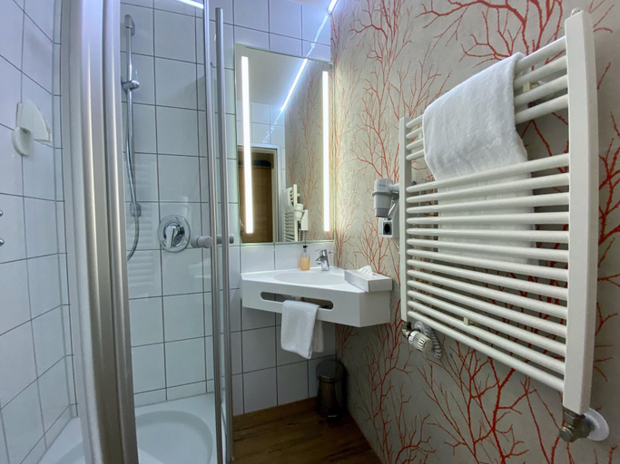 Bathroom 4, Hotel Kulinarium an der Glems, Ludwigsburg
