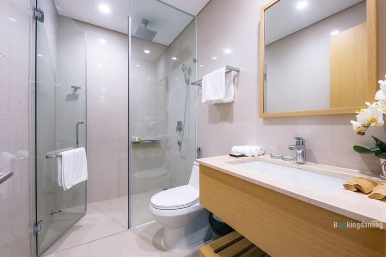 Bathroom 4, Vacation Homes Ocean Apartment, Da Nang