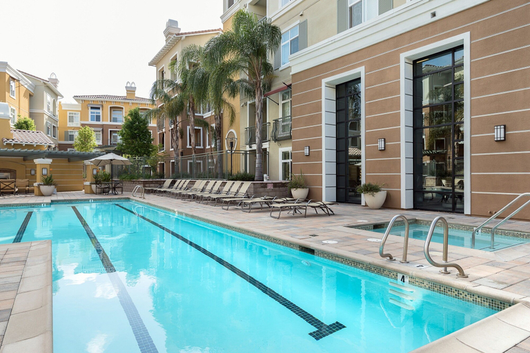 Sport & Beauty 2, Global Luxury Suites Baypointe Station, Santa Clara