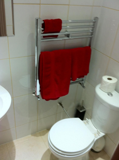 Bathroom 3, THE HORSESHOE BED AND BREAKFAST, Bristol
