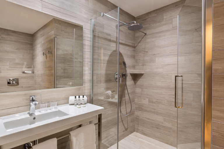 Bathroom 5, Best Western Hotel Du Roy D'aragon, Corse-du-Sud