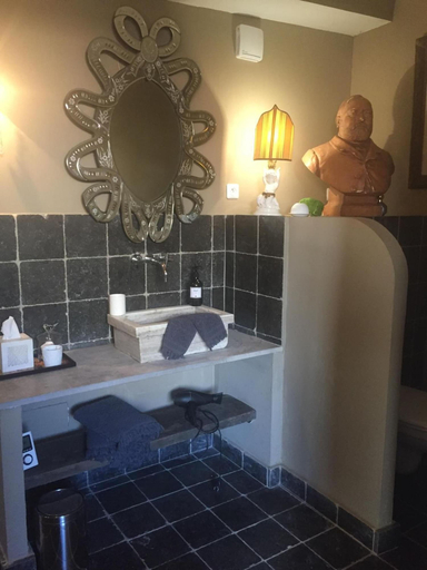 Bathroom, La Maison Rousseau, Gard