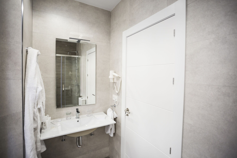 Bathroom 3, La Casa de la Trinidad Suites, Granada