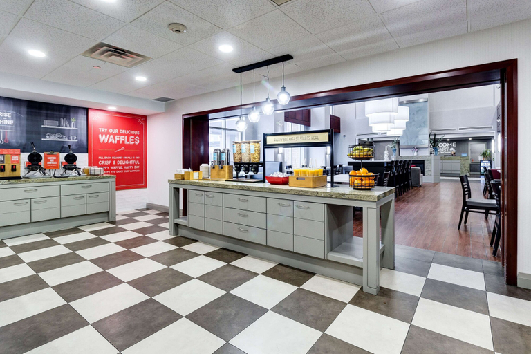 Food & Drinks 4, HAMPTON INN SUITES BY HILTON BRANTFORD, Brant