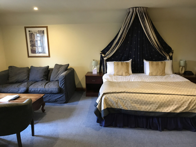 Bedroom 3, Deddington Arms, Oxfordshire