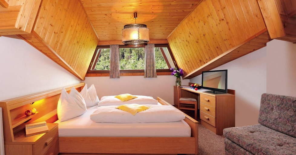 Bedroom 2, Hotel Flötscherhof, Bolzano