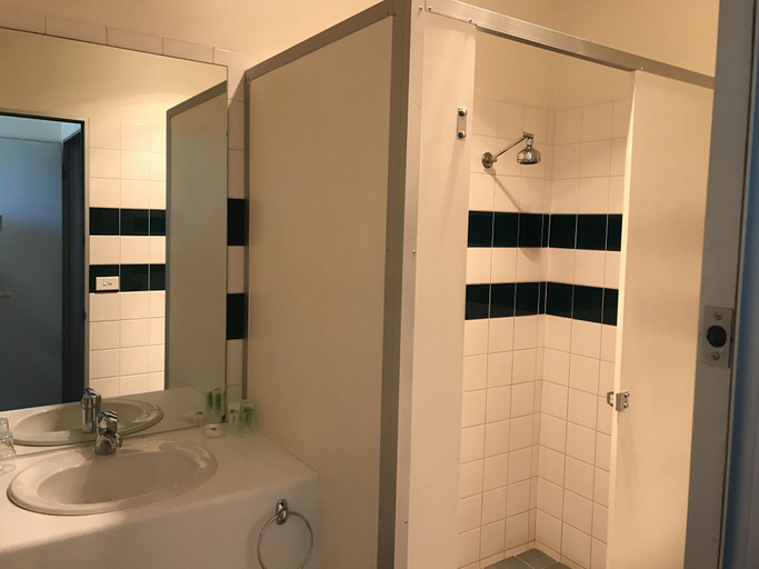 Bathroom, SmartStay Melbourne, Melbourne