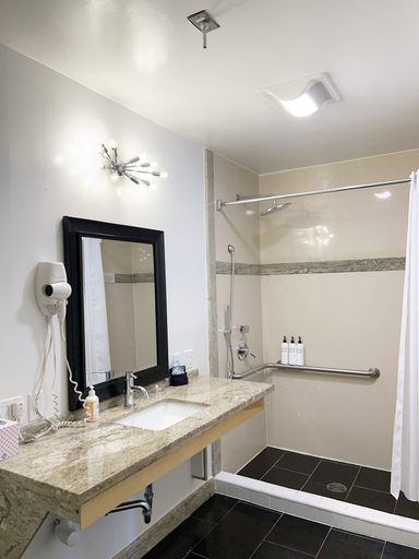 Bathroom 4, The Astro, Sonoma