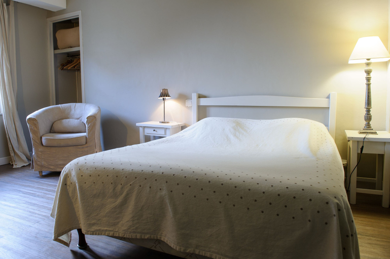 Bedroom 3, Hôtel Les Chevaliers, Aisne
