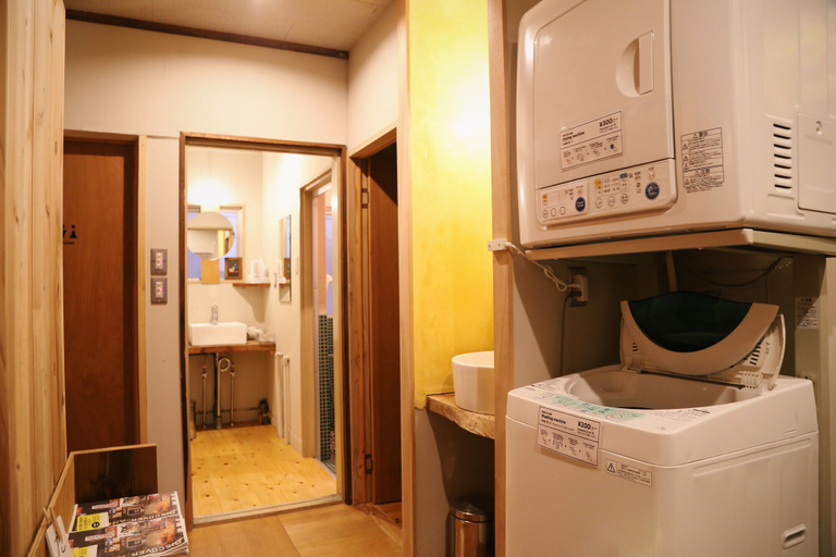 Bathroom 5, Y Pub&Hostel TOTTORI, Tottori
