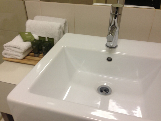 Bathroom 4, Margarets in Town Apartments, Augusta-Margaret River