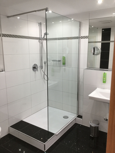 Bathroom 3, Hotel Am Freischuetz, Rhein-Erft-Kreis