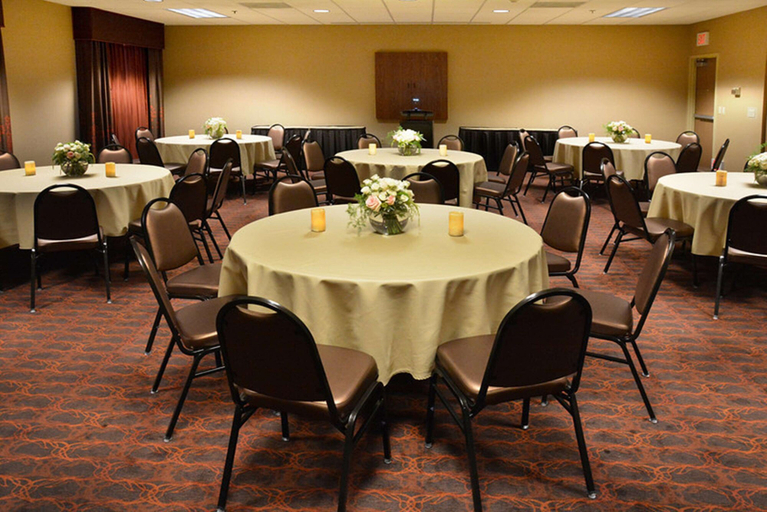 Food & Drinks 5, Hampton Inn Medford, Jackson