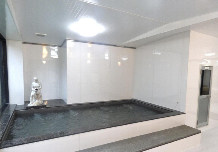 Bathroom 4, Hotel Yutaka Wing, Tajiri
