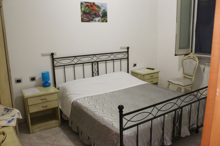 Bedroom 4, La Vela, Salerno