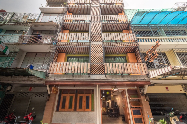Exterior & Views 2, Banthat Thong Hostel, Bang Rak
