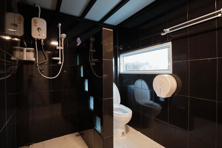 Bathroom 3, Private Stay Hostel, Ratchathewi