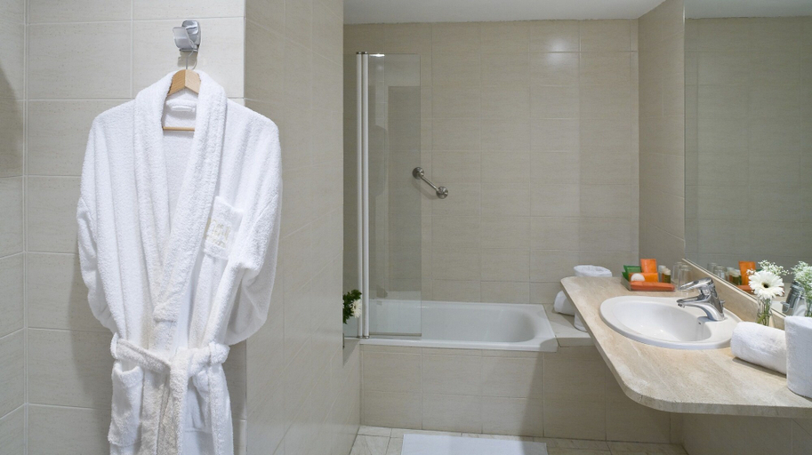 Bathroom 5, Hotel Luze El Toro, Navarra