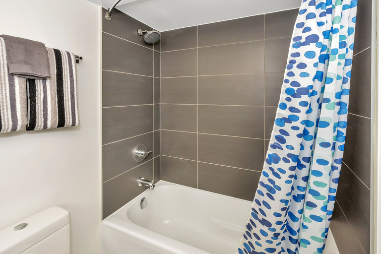 Bathroom 3, QuickStay - Elegance in Yorkville (Yonge & Bloor), Toronto