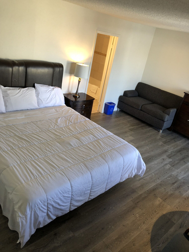 Bedroom 4, Kings Lodge Motel, Los Angeles