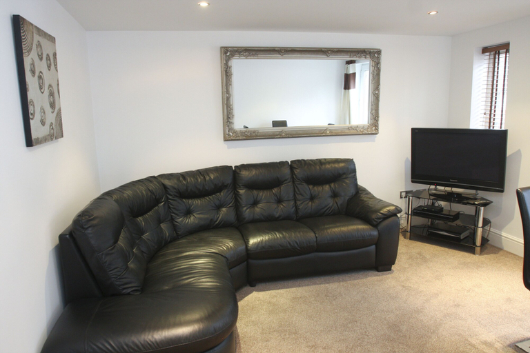 Others 3, 2 Bed Apt in Chorleywood Near Station, Hertfordshire