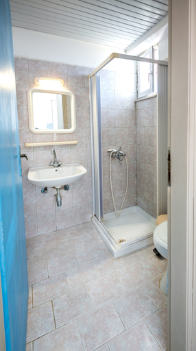 Bathroom 3, Fotini Studios, South Aegean