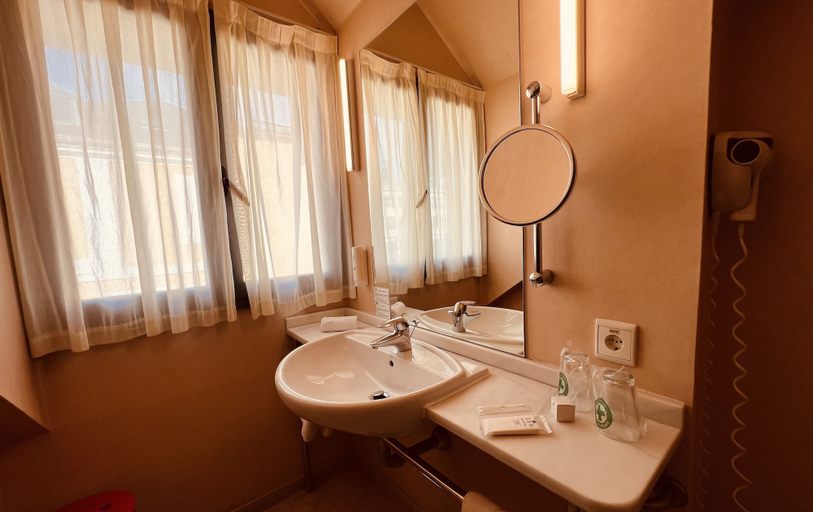 Bathroom 4, Hospedium Hotel Los Lanceros, Madrid
