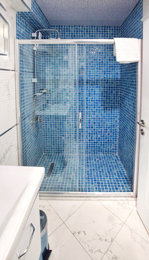 Bathroom 5, Cape Palace Hotel, Fatih