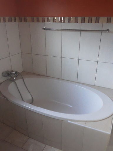 Bathroom 3, Sweet Holiday Homes, Hwange