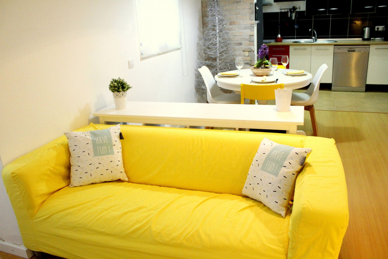 Others 5, Central Apartment in Quarteira, Loulé