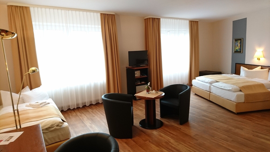 Bedroom 4, City Hotel Aschersleben, Salzlandkreis