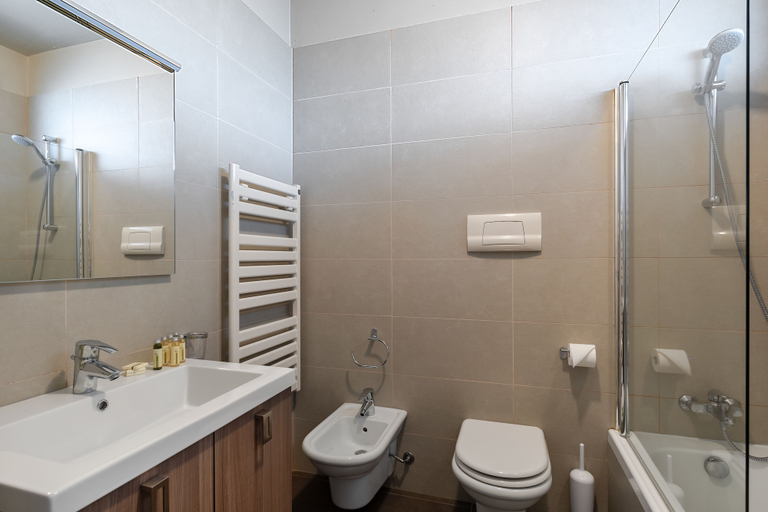 Bathroom 4, Il Sogno Apartments, Brescia