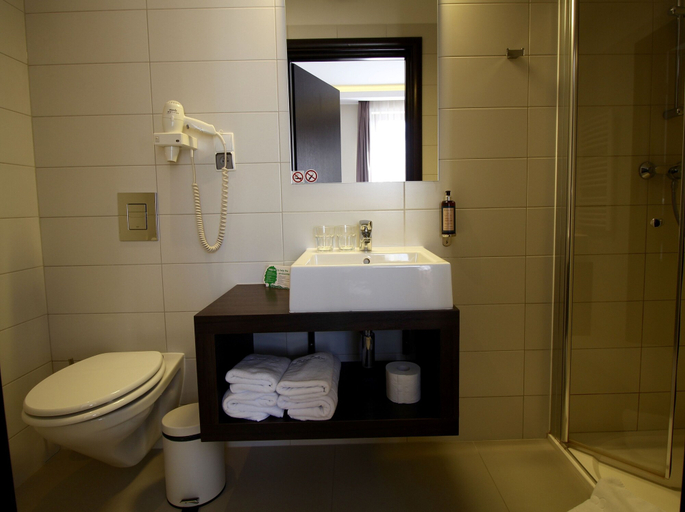 Bathroom 4, Malta Premium Hotel, Poznań City