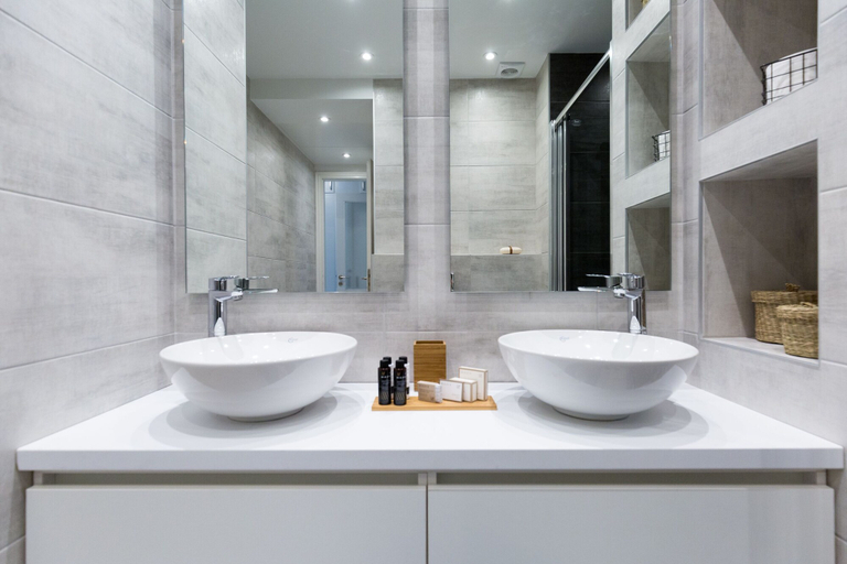 Bathroom 3, UPSTREET Acropolis Core Bright Modern Apt, Attica