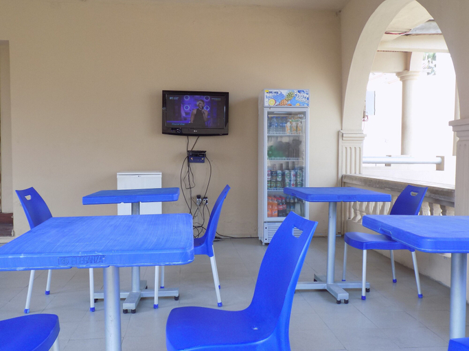 Food & Drinks 4, Posh Apartments, Ikeja