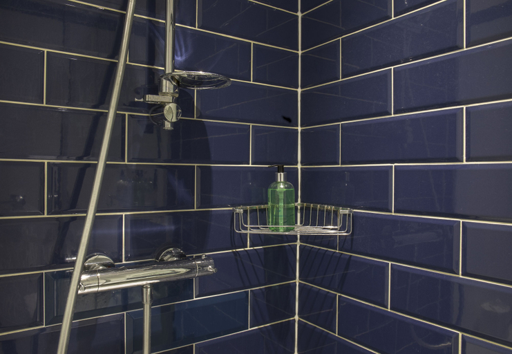 Bathroom 5, The Fox Inn, Dorset