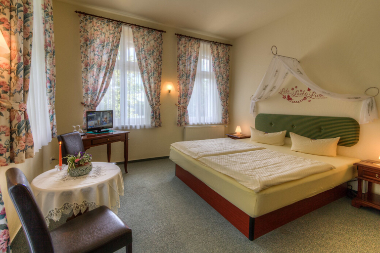 Bedroom 4, Haus am See, Barnim
